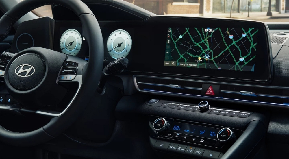 The infotainment screens in a 2025 Hyundai Elantra for sale near Oak Ridge.