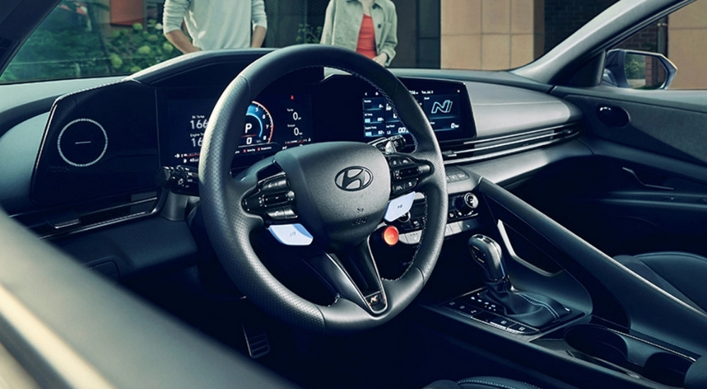 The steering wheel and dashboard in a 2025 Hyundai Elantra for sale near Oak Ridge.