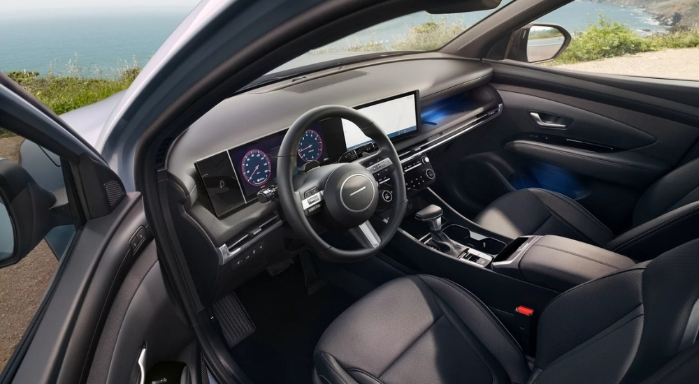 The interior of a 2025 Hyundai Santa Cruz is shown.