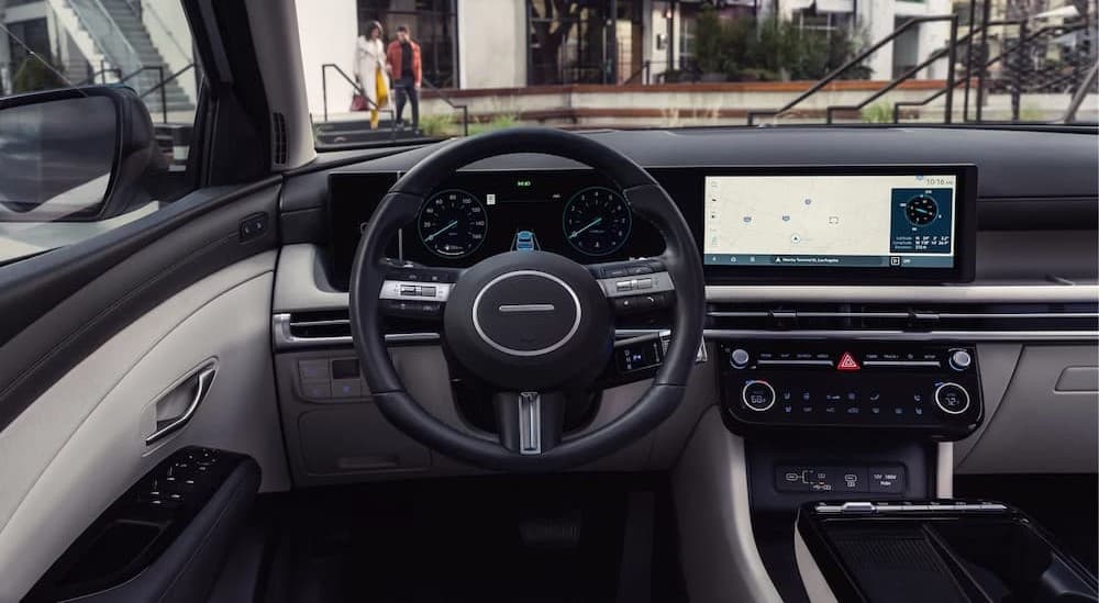 The black and gray dash in a 2025 Hyundai Tucson Limited.