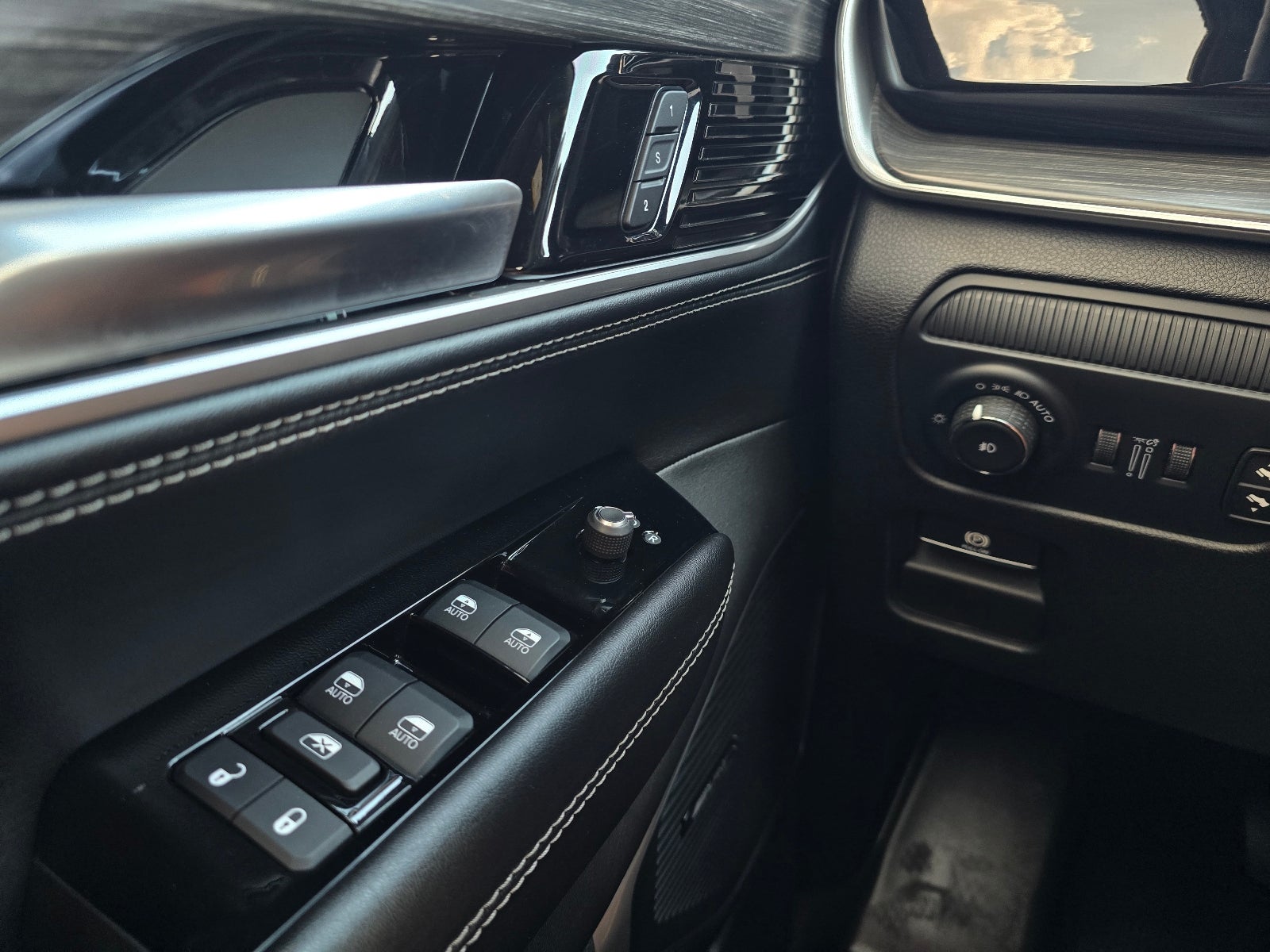 2023 Jeep Wagoneer Series III