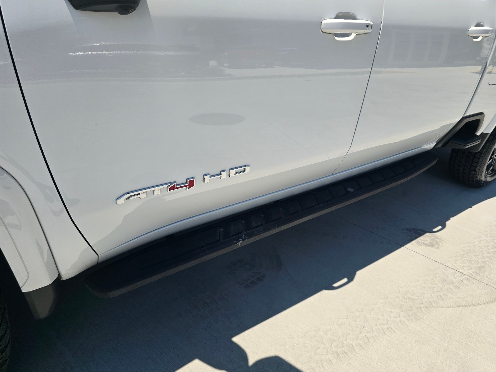 2024 GMC Sierra AT4