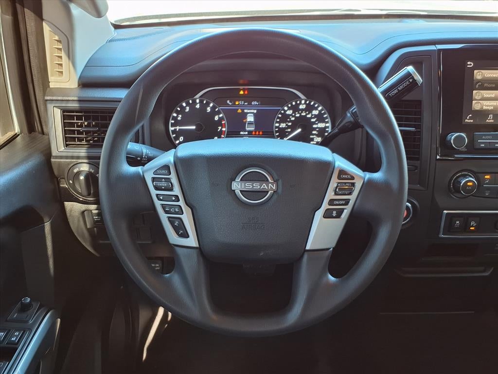 2023 Nissan Titan SV