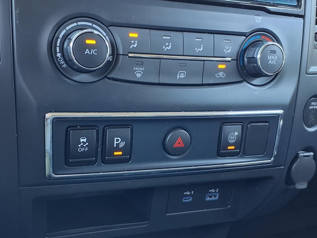 2023 Nissan Titan SV