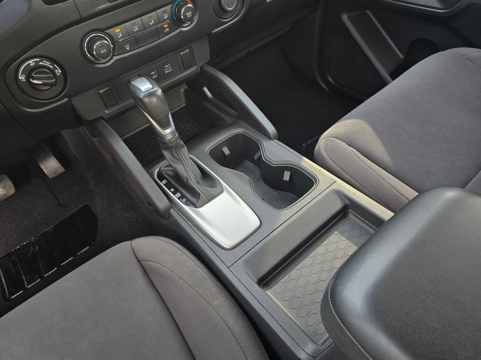 2022 Nissan Frontier S