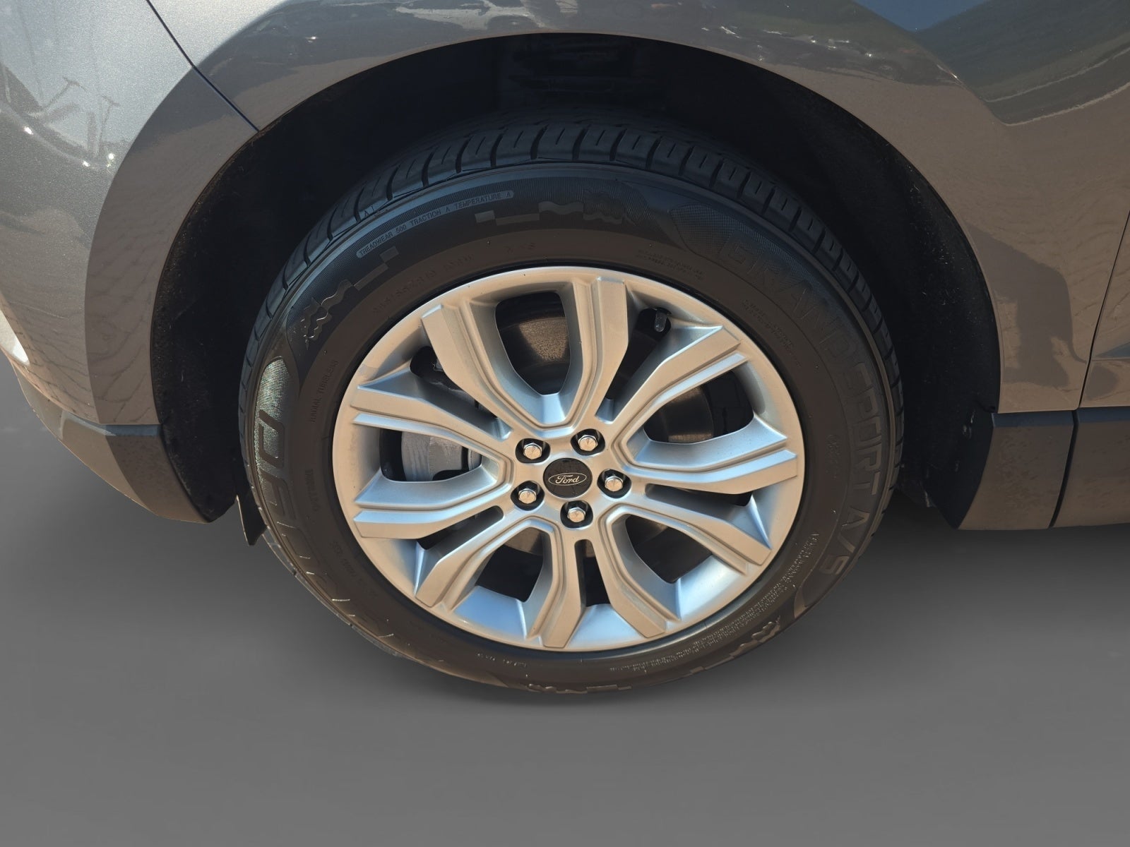 2023 Ford Edge Titanium