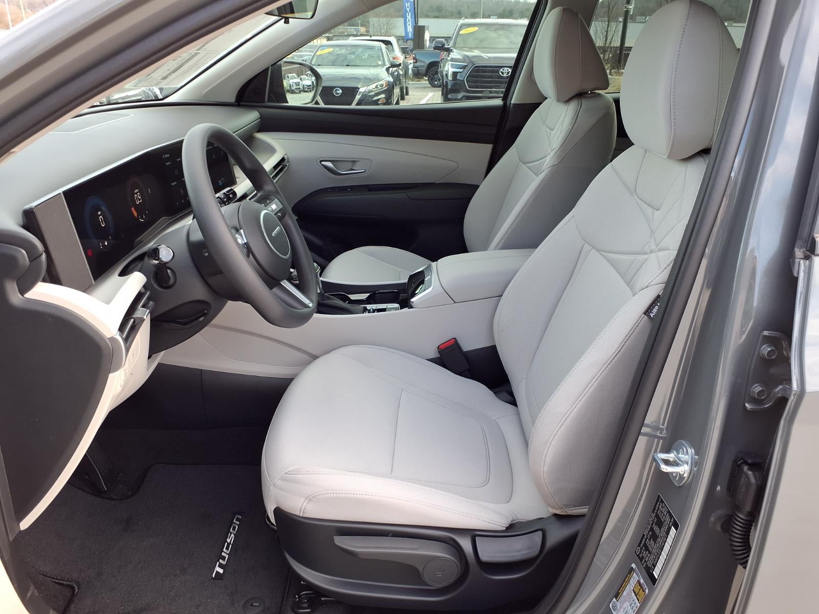 2026 Hyundai TUCSON SE