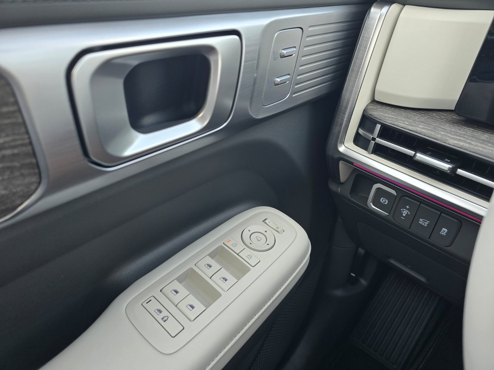 2027 Hyundai SANTA FE Limited 6P