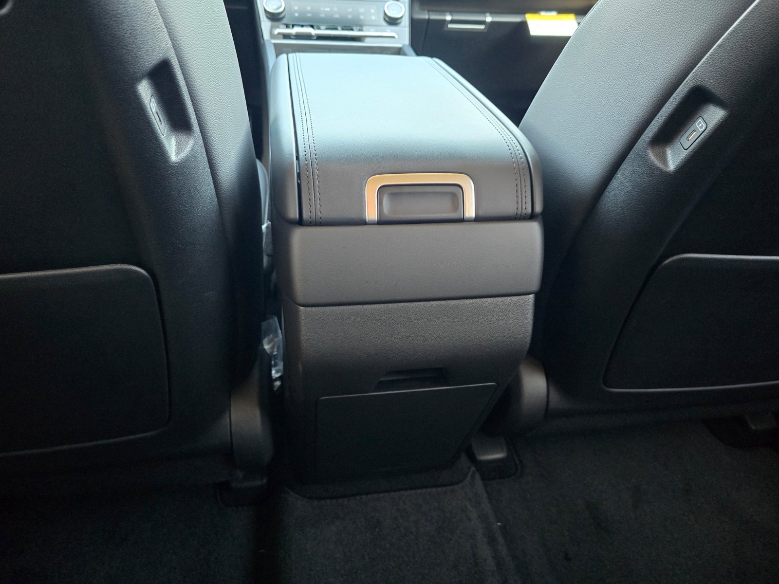 2027 Hyundai SANTA FE Limited 7P