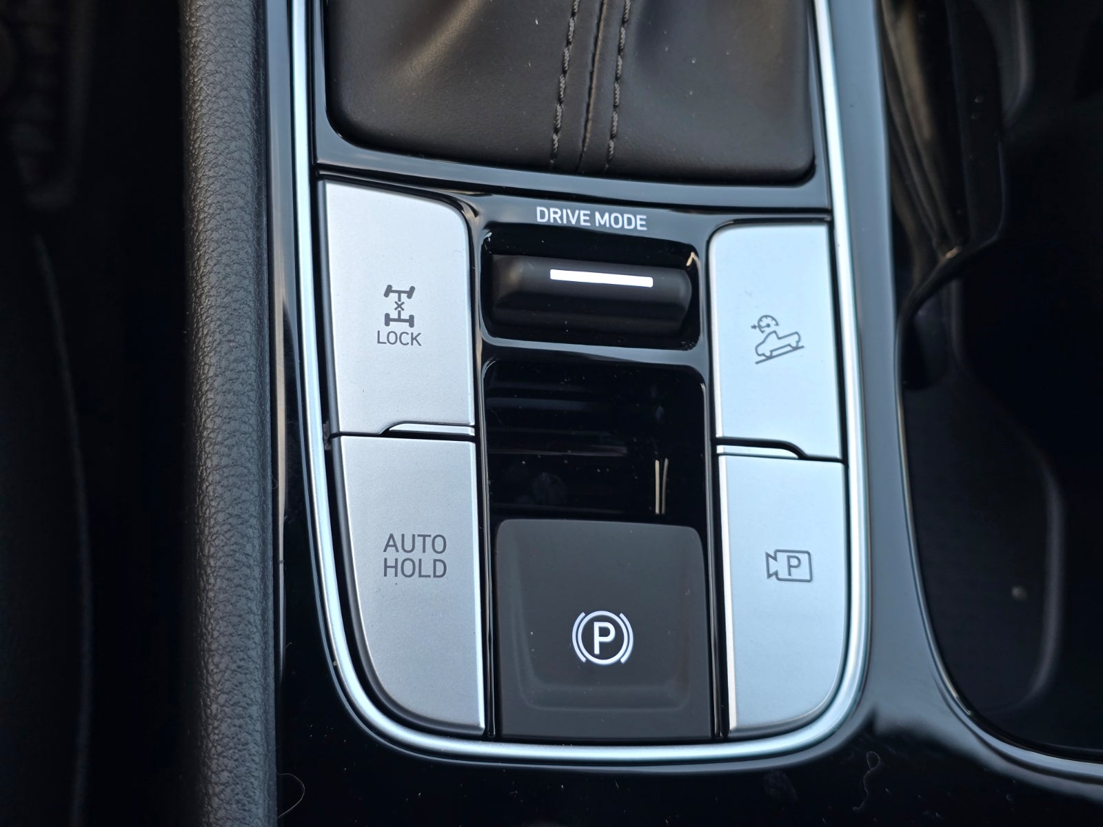 2027 Hyundai SANTA CRUZ SEL Activity