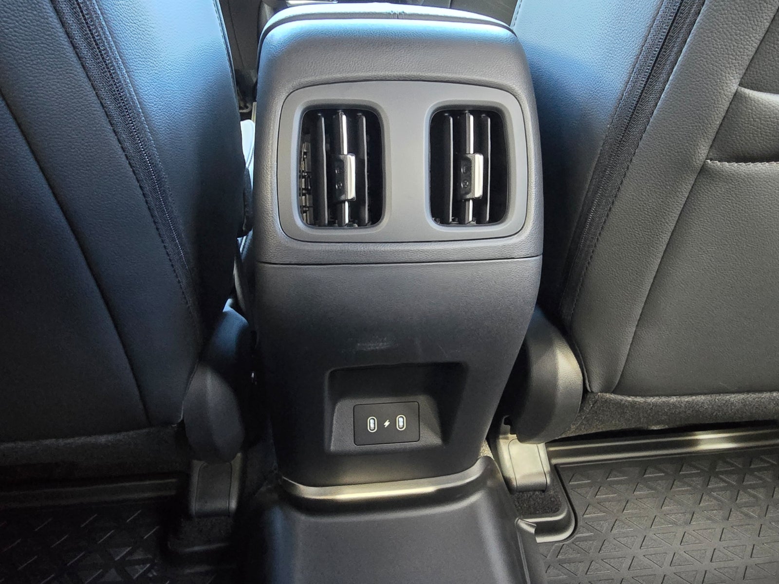 2027 Hyundai SANTA CRUZ SEL Activity