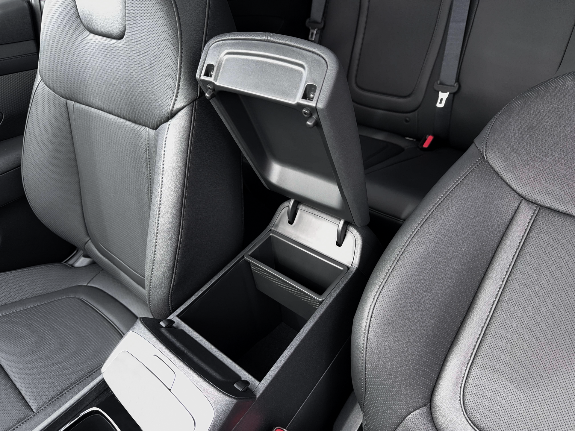 2027 Hyundai SANTA CRUZ SEL Activity