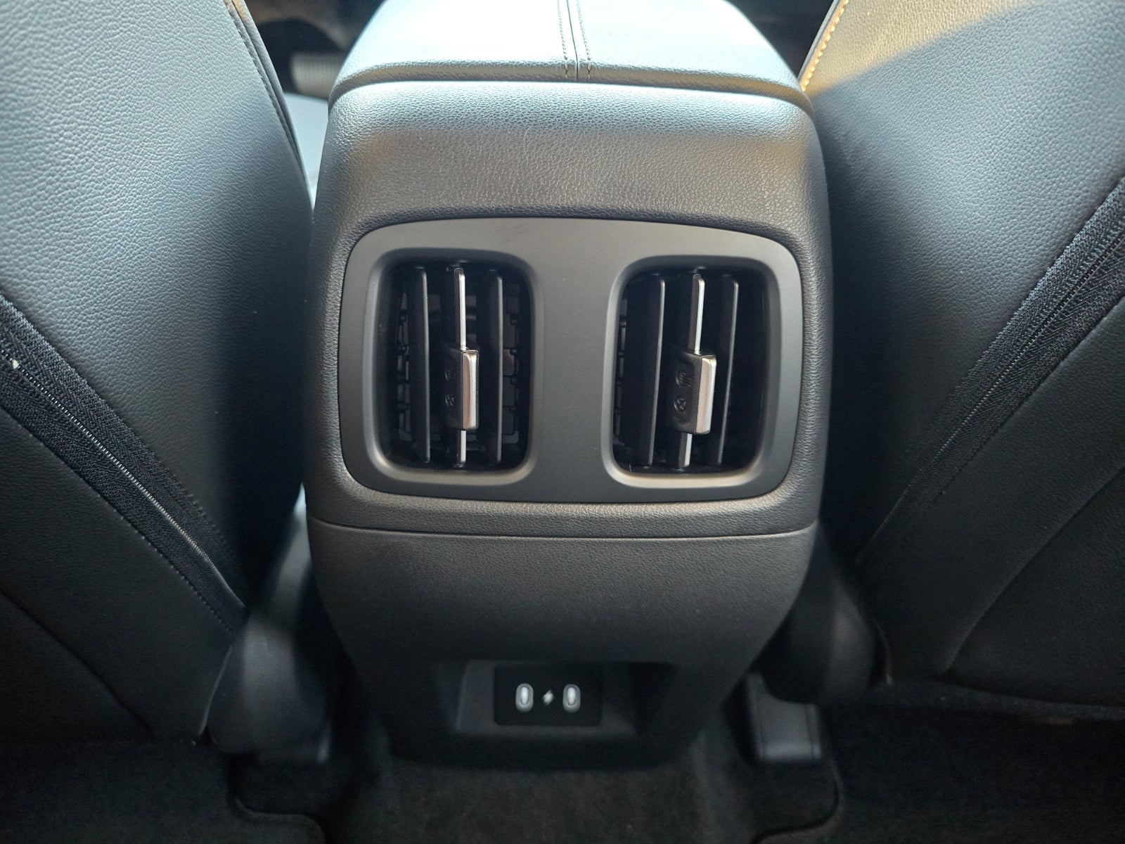2027 Hyundai SANTA CRUZ SEL Activity