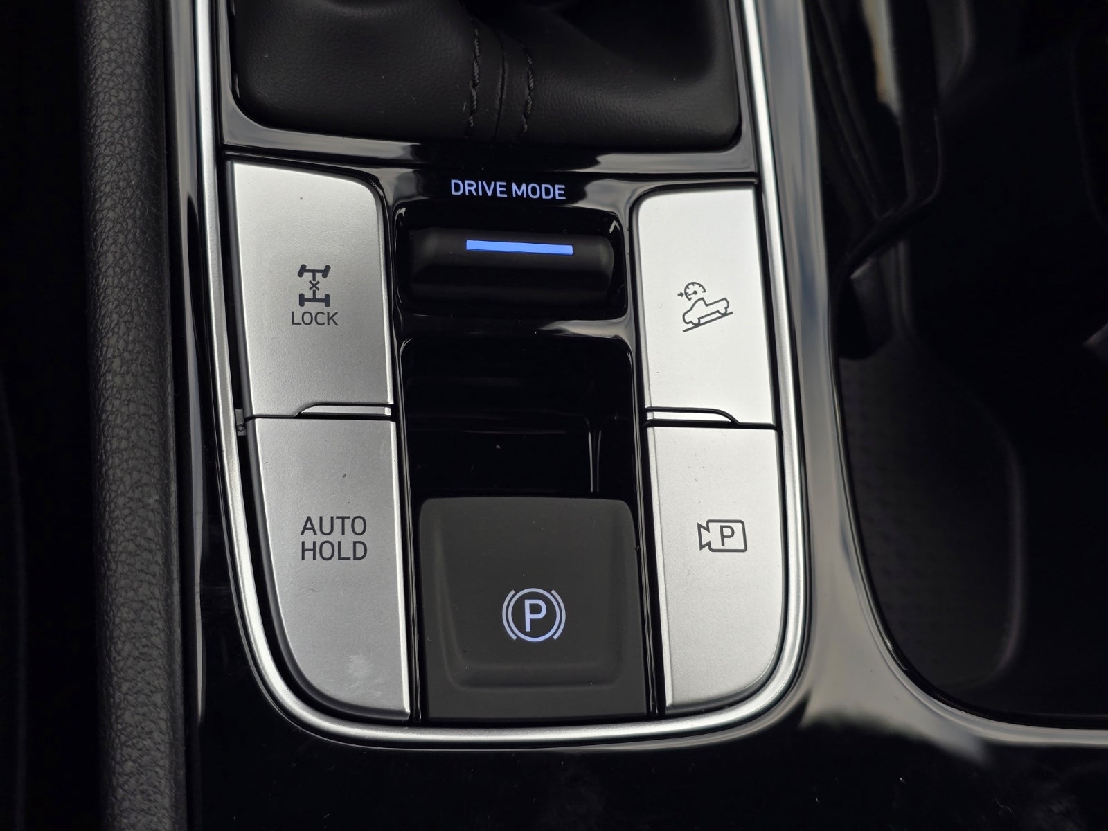 2027 Hyundai SANTA CRUZ SEL Activity