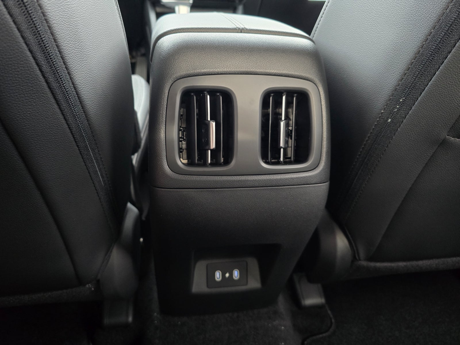 2027 Hyundai SANTA CRUZ SEL Activity