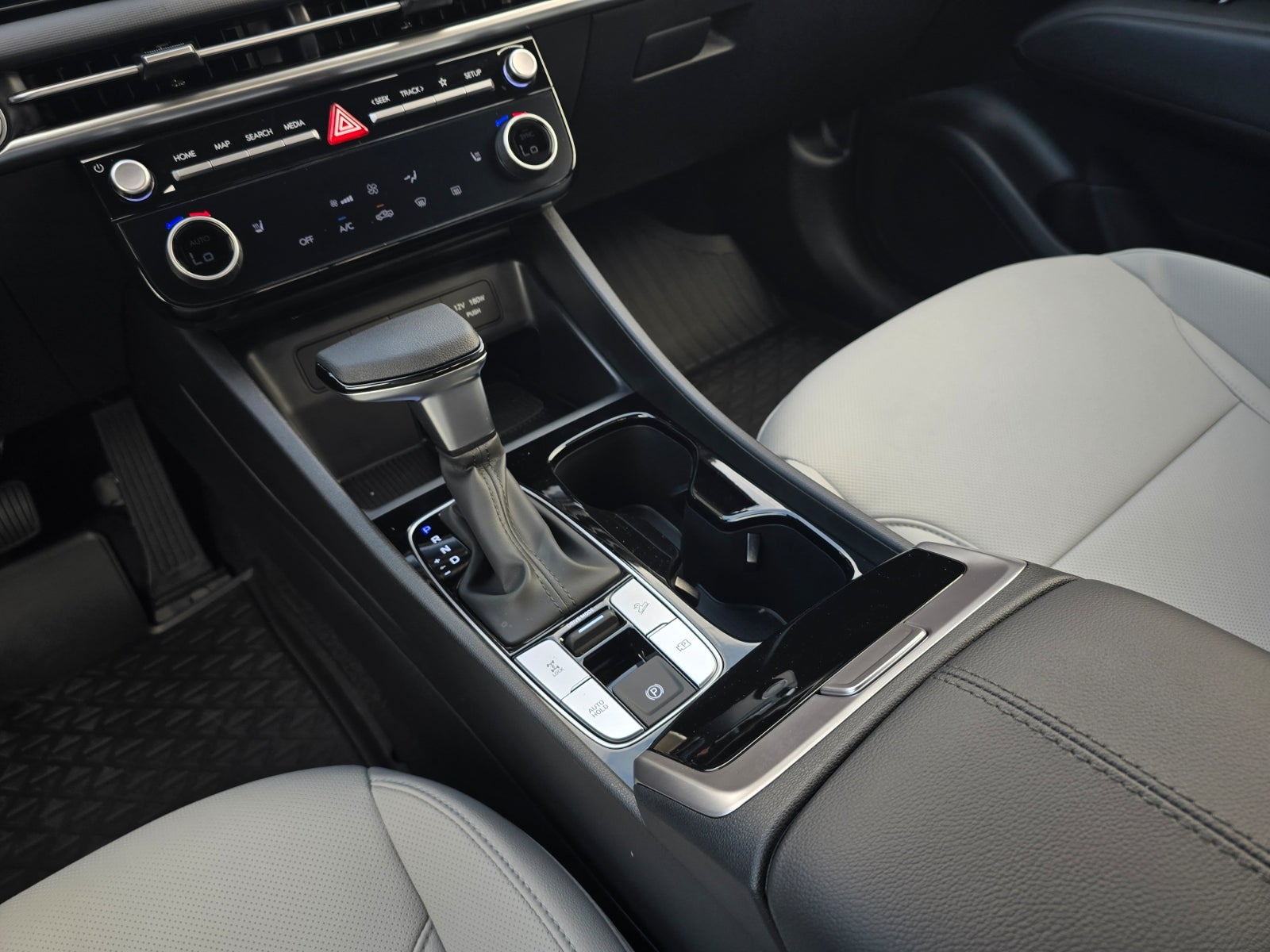 2027 Hyundai SANTA CRUZ SEL Activity