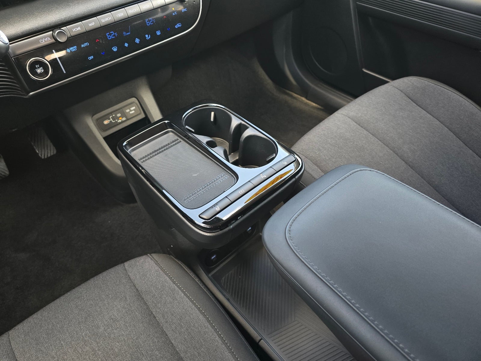 2025 Hyundai IONIQ 5 SE