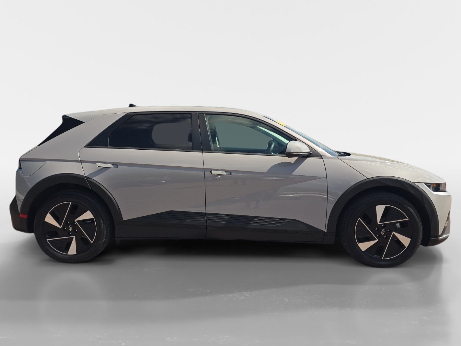 Certified 2025 Hyundai IONIQ 5 SE with VIN 7YAKM4DA6SY007281 for sale in Knoxville, TN