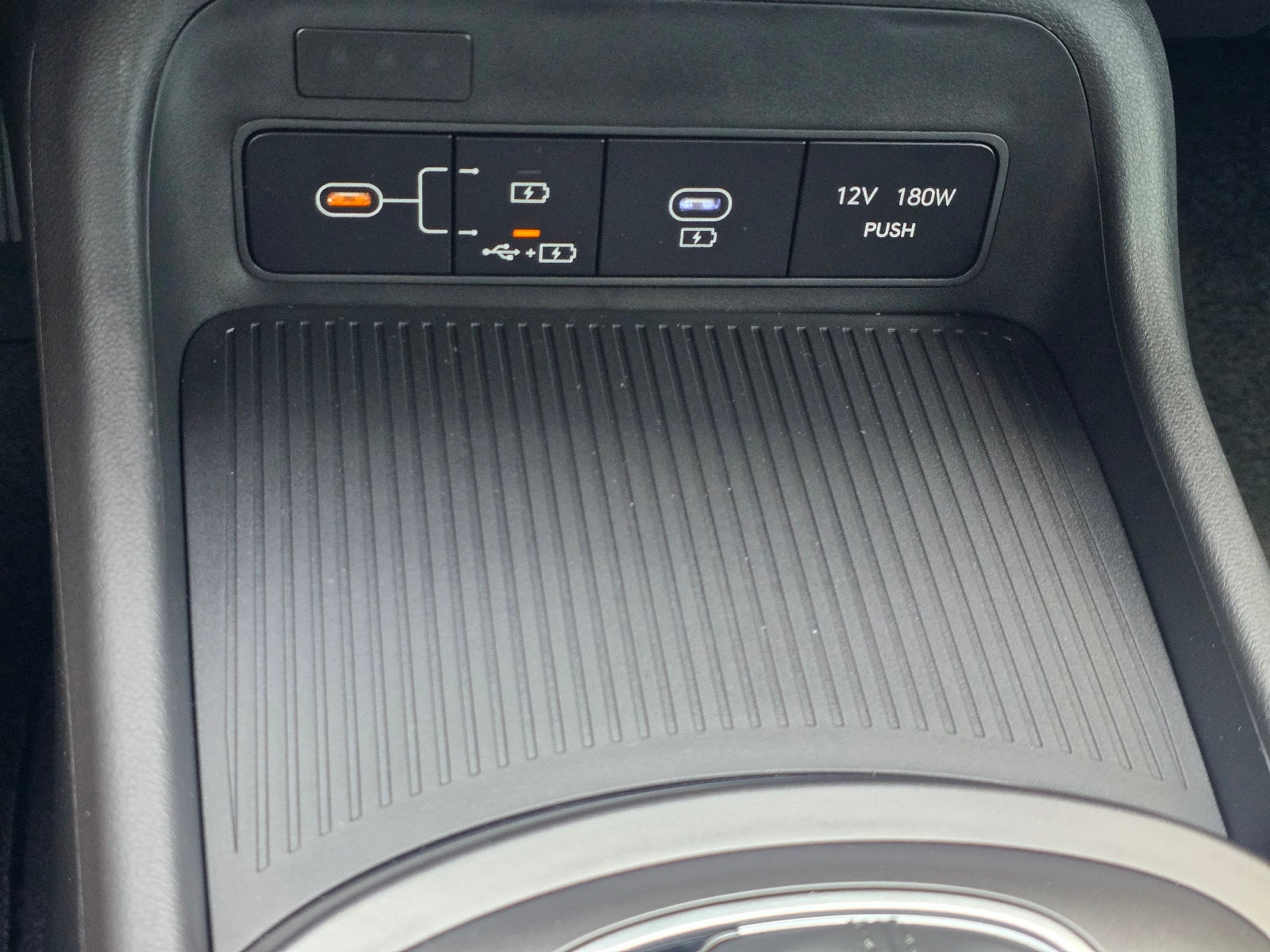 2027 Hyundai KONA SE