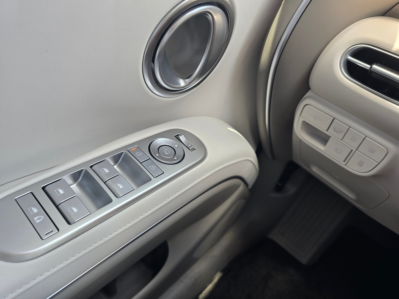 2026 Hyundai PALISADE HYBRID SEL Premium 8P