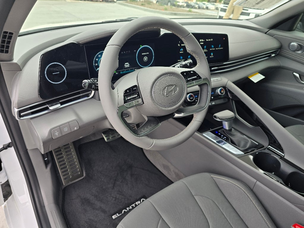 2025 Hyundai ELANTRA HEV SEL Sport