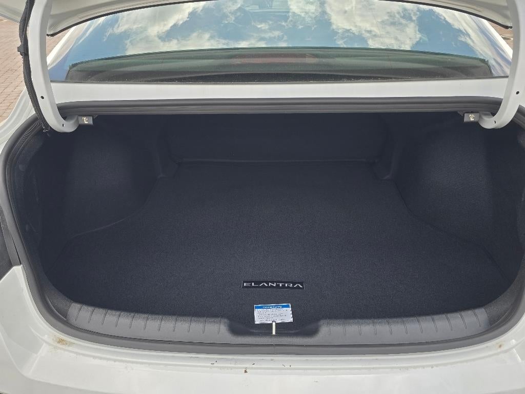 2025 Hyundai ELANTRA HEV SEL Sport