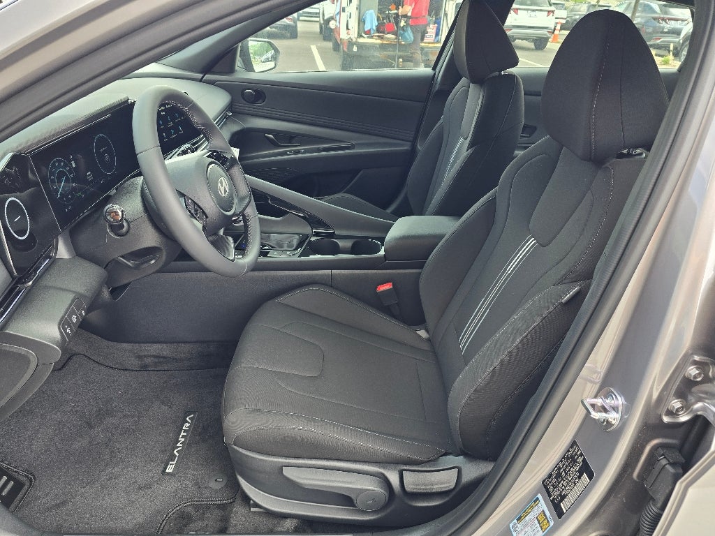 2025 Hyundai ELANTRA HEV SEL Sport