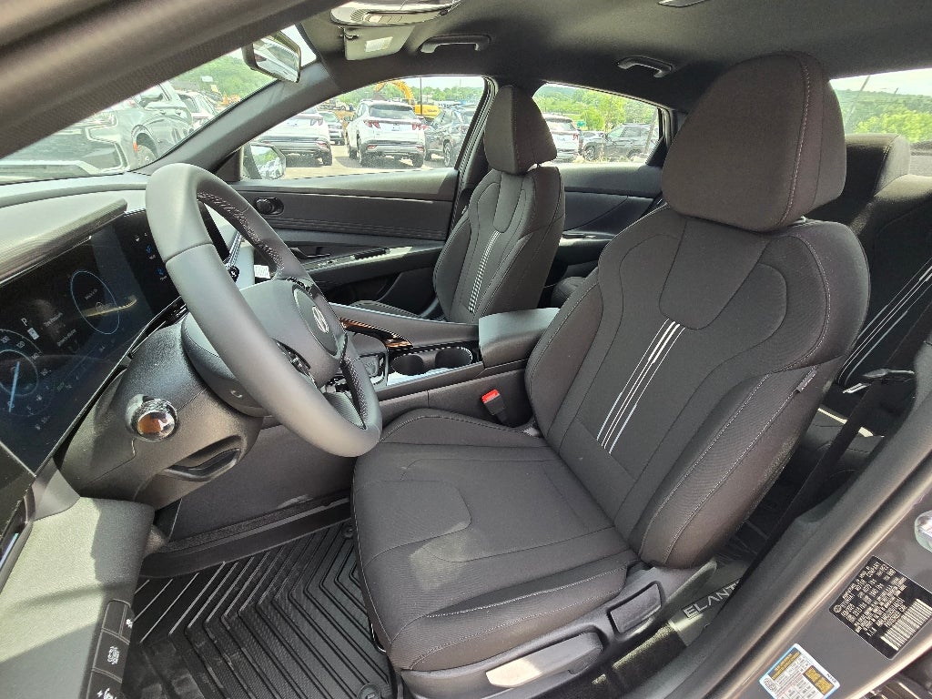 2025 Hyundai ELANTRA HEV SEL Sport