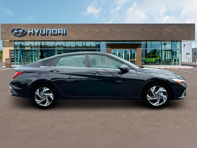 2025 Hyundai ELANTRA Limited