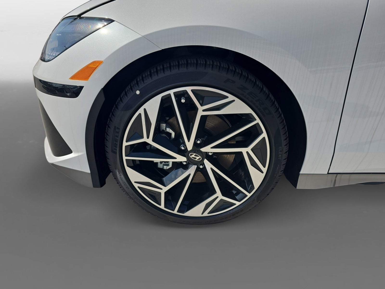 2025 Hyundai IONIQ 6 Limited