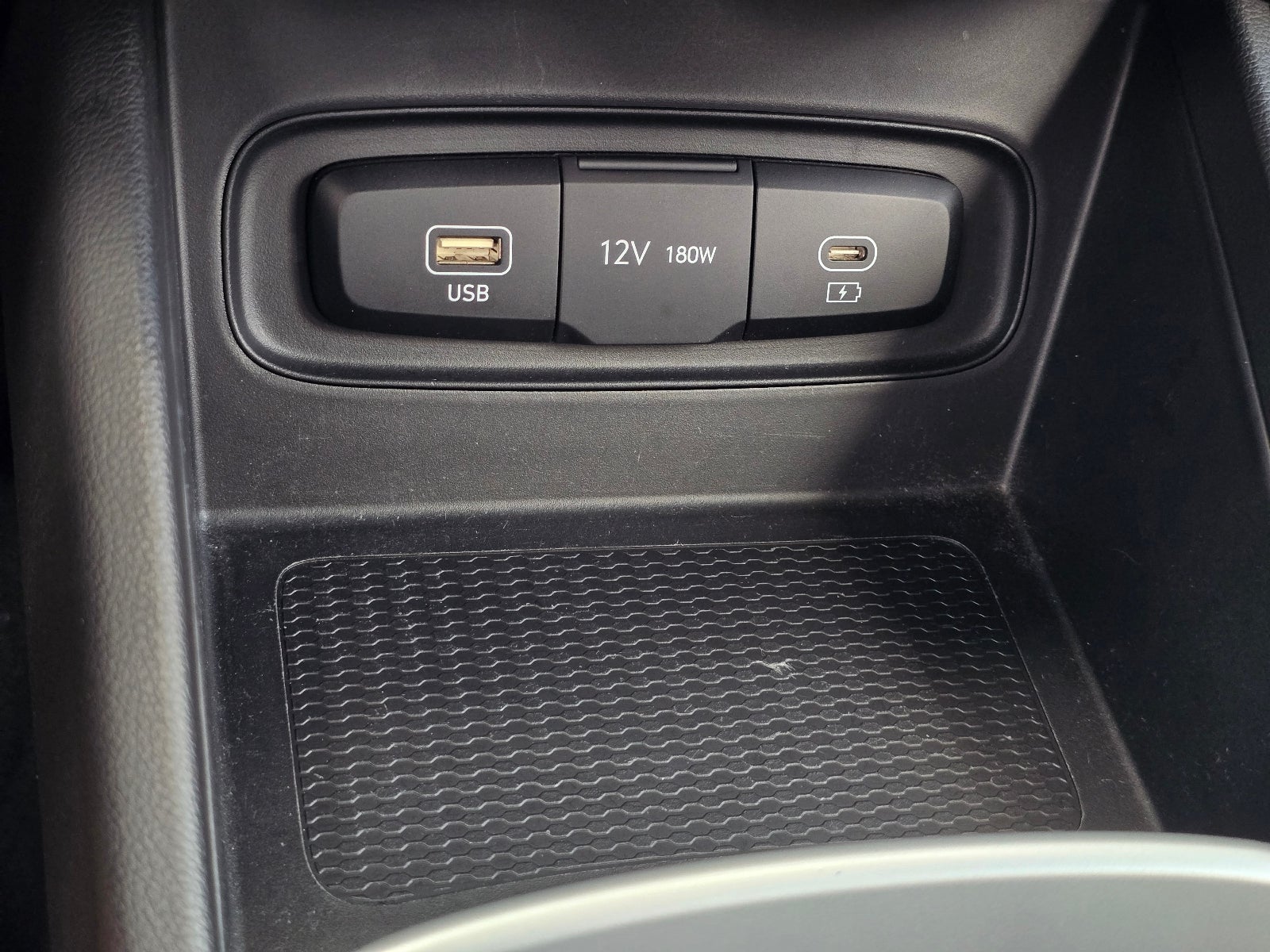 2023 Hyundai VENUE SE