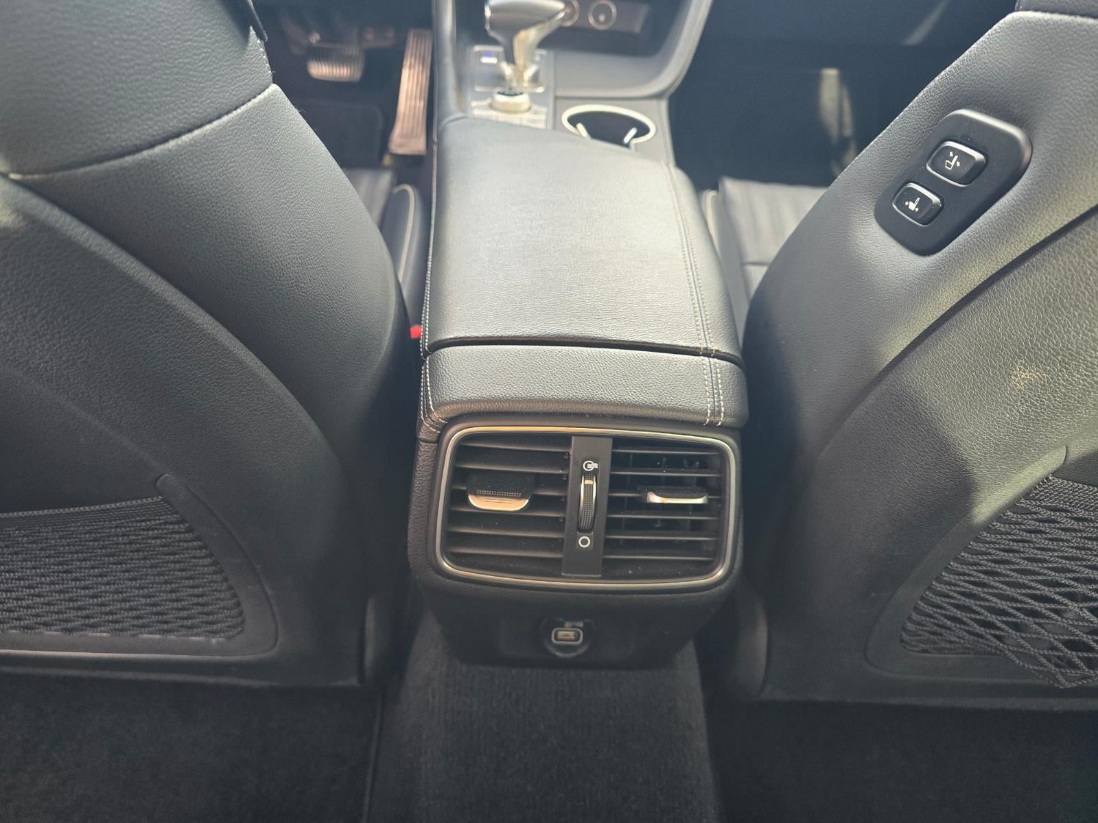 2022 Genesis G70 2.0T